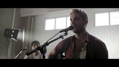 Brett Young - You Ain't Here To Kiss Me