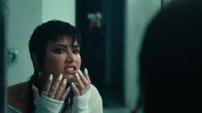 Demi Lovato - Skin Of My Teeth