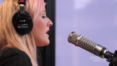 Ellie Goulding - Lights | Performance | On Air With Ryan Seacrest