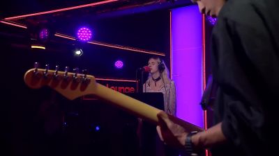 Mø - Drum In The Live Lounge