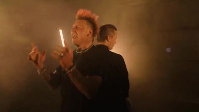 Papa Roach - Stand Up