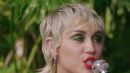 Скачать клип Miley Cyrus - Plastic Hearts