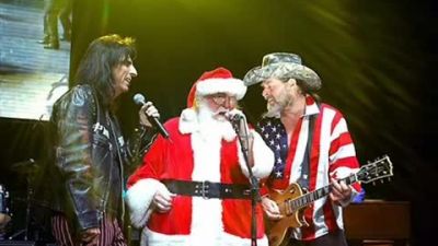 Alice Cooper - Santa Claus Is Coming To Town
