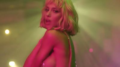 Оля Полякова - Лунає