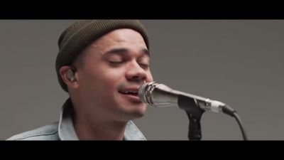 Tauren Wells feat. Davies - The Worship Medley: Reckless Love, O Come To The Altar, Great Are You Lord