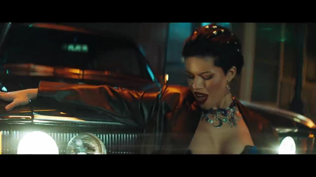 Скачать Aiyana-Lee - Gangster Of Love (2022) клип бесплатно