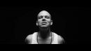 Скачать клип Calle 13 - Adentro
