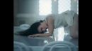 Скачать клип Charli Xcx - Chains Of Love